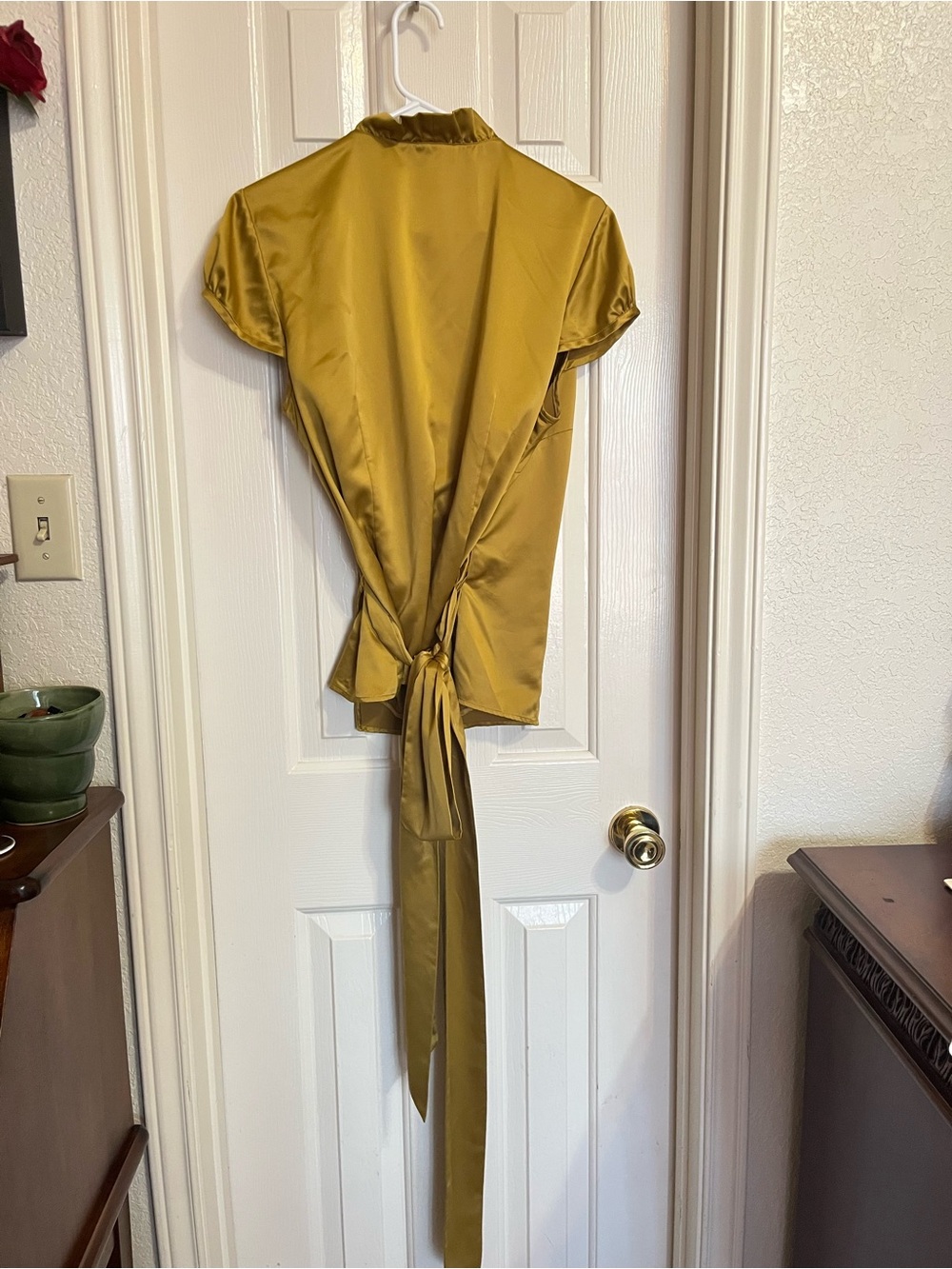 Ann Taylor Satin Wrap Blouse Gold Olive Ruffle Neck Tie Waist Size 16 - Picture 7 of 8